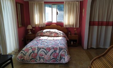 Casa sola con 4 recamaras con alberca en Burgos Cuernavaca, Temixco, Mor.