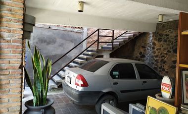 Casa sola con 4 recamaras con alberca en Burgos Cuernavaca, Temixco, Mor.