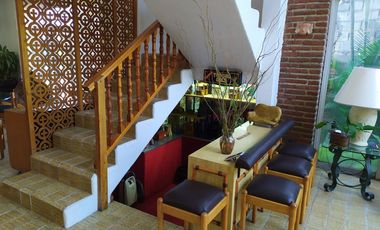 Casa sola con 4 recamaras con alberca en Burgos Cuernavaca, Temixco, Mor.