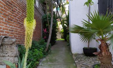 Casa sola con 4 recamaras con alberca en Burgos Cuernavaca, Temixco, Mor.