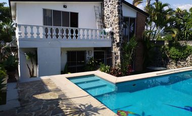 Casa sola con 4 recamaras con alberca en Burgos Cuernavaca, Temixco, Mor.