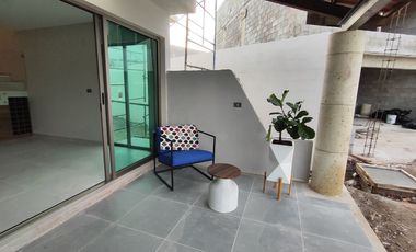 Preventa de casa nueva de 3 recamaras con alberca en residencial Terra Rio, Santa Fe, Xohitepec, Mor.