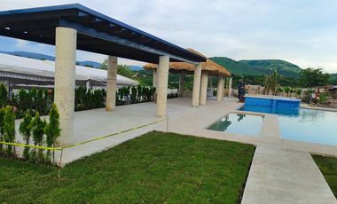 Preventa de casa nueva de 3 recamaras con alberca en residencial Terra Rio, Santa Fe, Xohitepec, Mor.