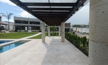 Preventa de casa nueva de 3 recamaras con Roof Garden y alberca en residencial Terra Rio, Santa Fe, Xochitepec, Mor.