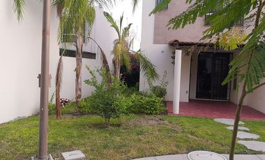 Se vende casa de tres recámaras, modelo Amatista, en área  de alberca, en Real Santa Fe Residencial, Xochitepec, Mor.