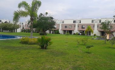 Se vende casa de tres recámaras, modelo Amatista, en área  de alberca, en Real Santa Fe Residencial, Xochitepec, Mor.