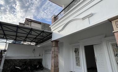 Disewakan Cepat Rumah Besar Hook 2Lt Full Renovasi MULYOSARI Mulyorejo