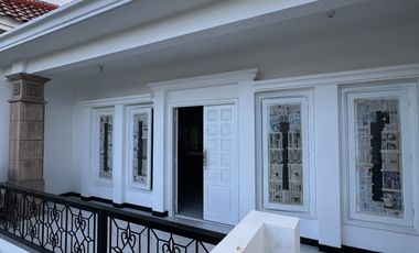 Disewakan Cepat Rumah Besar Hook 2Lt Full Renovasi MULYOSARI Mulyorejo