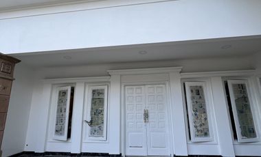 Disewakan Cepat Rumah Besar Hook 2Lt Full Renovasi MULYOSARI Mulyorejo