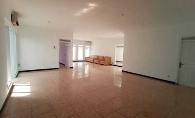 Lokasi strategis dekat SCBD dan Senopati cocok untuk kantor