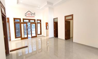 Rumah Mewah Klasik Lux Luas  Baru 1 Lt di Sumber dekat Manahan Solo