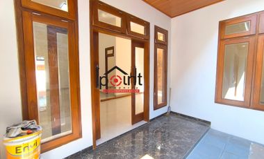 Rumah Mewah Klasik Lux Luas  Baru 1 Lt di Sumber dekat Manahan Solo