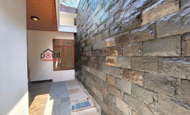 Rumah Mewah Klasik Lux Luas  Baru 1 Lt di Sumber dekat Manahan Solo