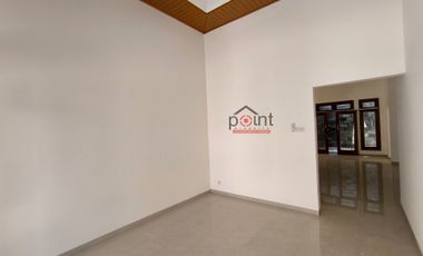 Rumah Mewah Klasik Lux Luas  Baru 1 Lt di Sumber dekat Manahan Solo