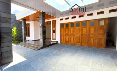 Rumah Mewah Klasik Lux Luas  Baru 1 Lt di Sumber dekat Manahan Solo