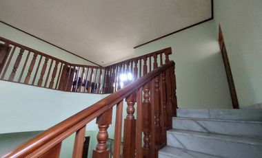 Rumah Mewah Luas Klasik Jati di Tengah Kota Solo