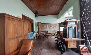 Rumah Mewah Luas Klasik Jati di Tengah Kota Solo