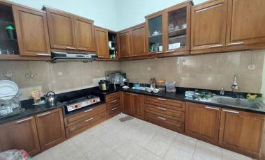 Rumah Mewah Luas Klasik Jati di Tengah Kota Solo