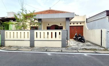 Rumah Bagus SHM Siap Huni di Mangkubumen Solo Kota