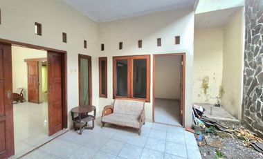 Rumah Bagus SHM Siap Huni di Mangkubumen Solo Kota