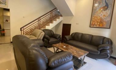 Dijual Rumah 2.5 Lantai Full Furnished dlm Perumahan dkt Mirota Kampus