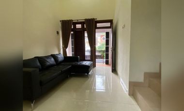 Dijual Rumah 2.5 Lantai Full Furnished dlm Perumahan dkt Mirota Kampus