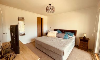 Soleado departamento en arriendo por año corrido