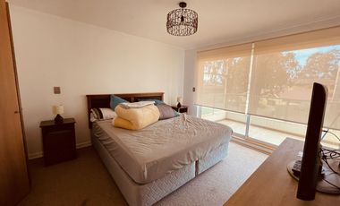 Soleado departamento en arriendo por año corrido