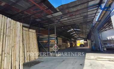 Amplio local comercial en pleno centro