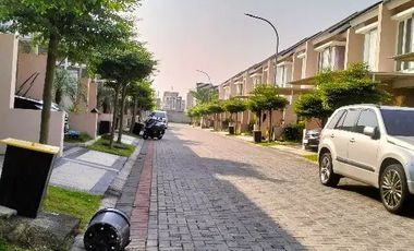 disewakan murah rumah 2 lantai ada carport Puri Safira Menganti