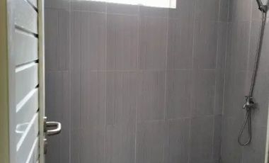 disewakan murah rumah 2 lantai ada carport Puri Safira Menganti