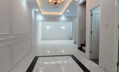 Rumah Baru 3 lantai Dalam Townhouse Besar Jagakarsa Jakarta Selatan