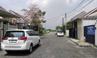 Rumah taman wisata regency lidah kulon sumur welut surabaya