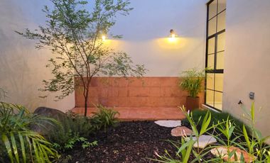 CASA EN VENTA 1 PLANTA, 3 RECÁMARAS, 2 BAÑOS, COCHERA PARA 2 AUTOS