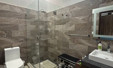 CASA EN VENTA 1 PLANTA, 2 RECÁMARAS, 2 BAÑOS, COCHERA PARA 1 AUTO