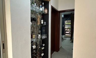 CASA EN VENTA 1 PLANTA, 2 RECÁMARAS, 2 BAÑOS, COCHERA PARA 1 AUTO