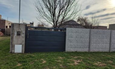 VENDE TERRENO CON PILETA EN SOLDINI