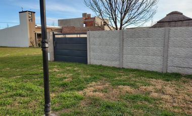 VENDE TERRENO CON PILETA EN SOLDINI