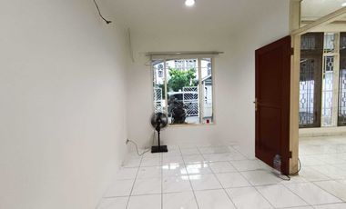 Disewakan Rumah Baru Renovasi 5 Kamar Gading Kirana