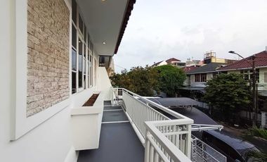 Disewakan Rumah Baru Renovasi 5 Kamar Gading Kirana