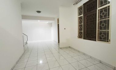 Disewakan Rumah Baru Renovasi 5 Kamar Gading Kirana
