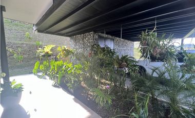 CASA MODERNA EN PARCELACIÓN EL RETIRO SMG