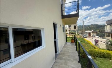 VENDO CASA CAMPESTRE EN LA VEGA