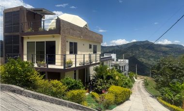 VENDO CASA CAMPESTRE EN LA VEGA