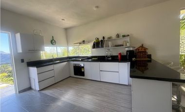 VENDO CASA CAMPESTRE EN LA VEGA