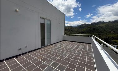 VENDO CASA CAMPESTRE EN LA VEGA