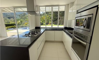 VENDO CASA CAMPESTRE EN LA VEGA