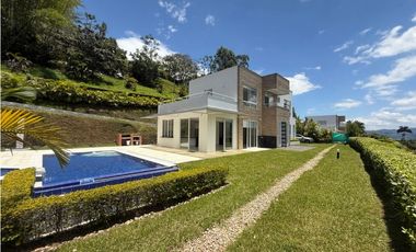 VENDO CASA CAMPESTRE EN LA VEGA