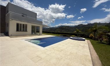 VENDO CASA CAMPESTRE EN LA VEGA