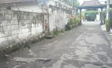 TANAH DIJUAL LOKASI TENGAH KOTA JOGJA LEBAR MUKA 37 METER